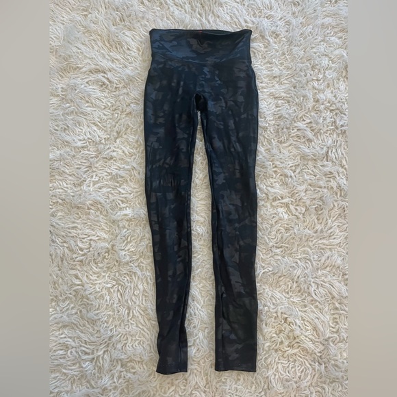 SPANX | Faux Leather Camo Leggings - Picture 4 of 6